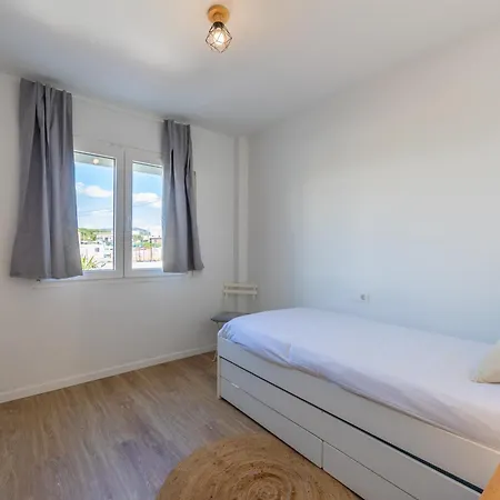 Coner - Casa Con Patio 100mts De Playa Lances